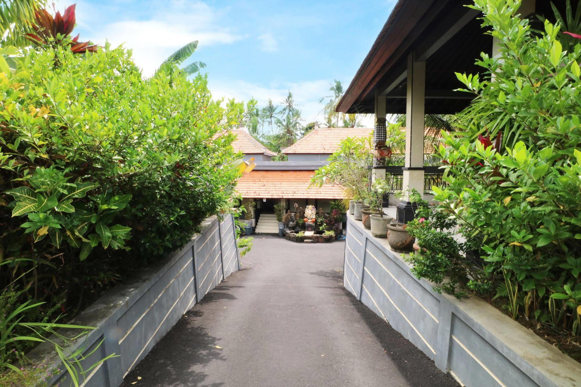 Oyo 91925 Ijo Eco Lodge Hotel Mengwi エクステリア 写真